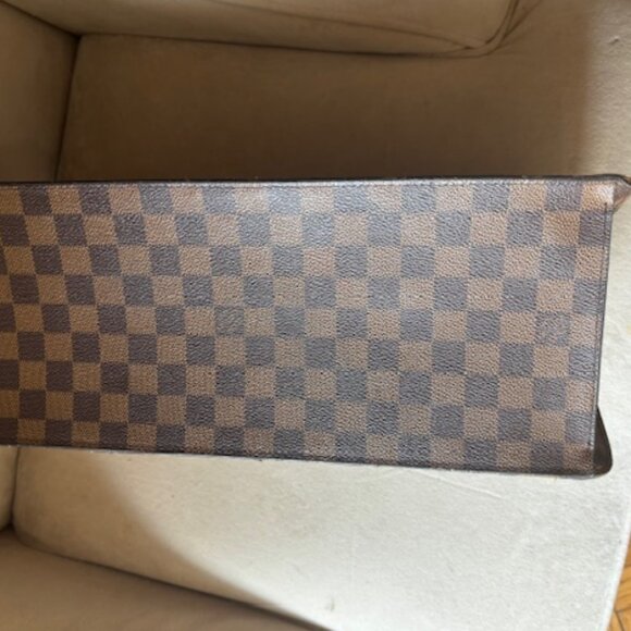 RARE LV Damier Ebene Sac Triangle - Picture 2 of 10
